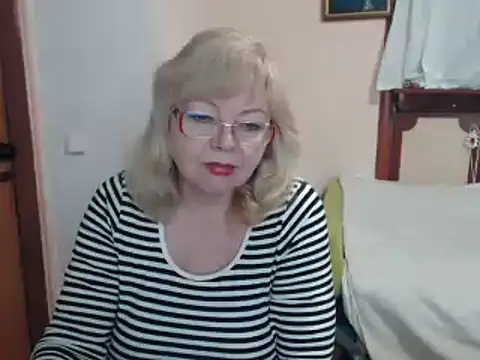EvelynLoveShy online show from 12/26/24, 08:18