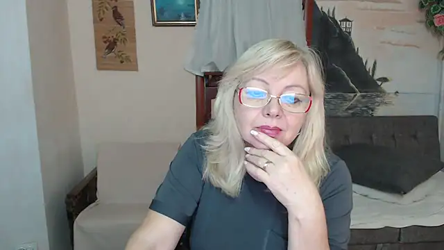 EvelynLoveShy online show from 11/14/25, 08:40