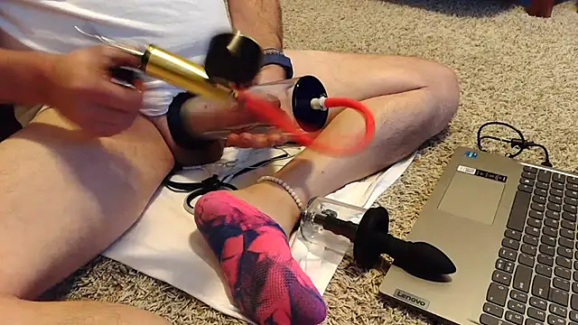 Snapshot of femgui69 chatting on 11/04/25, 09:36 femgui69 online show from 11/04/25, 09:36