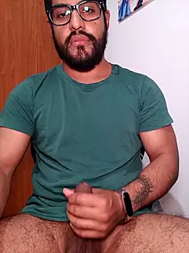 Snapshot of HombreS3n chatting on 03/01/25, 10:21 HombreS3n online show from 03/01/25, 10:21