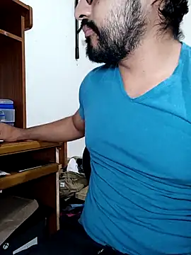 Snapshot of HombreS3n chatting on 10/08/25, 10:07 HombreS3n online show from 10/08/25, 10:07