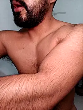 Snapshot of HombreS3n chatting on 10/23/25, 09:46 HombreS3n online show from 10/23/25, 09:46