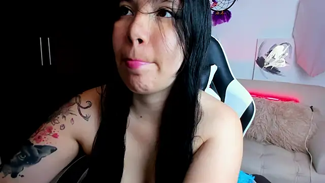 Snapshot of AilynRed chatting on 11/29/25, 08:12 AilynRed online show from 11/29/25, 08:12