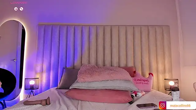 Snapshot of Maia_Collins chatting on 03/17/25, 02:30 Maia Collins online show from 03/17/25, 02:30