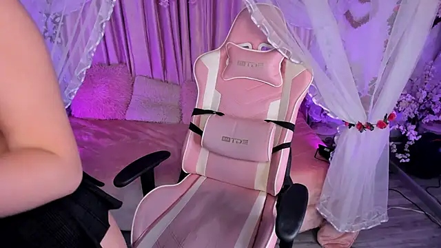 Snapshot of ino_yamanaka_ chatting on 12/12/24, 12:59 ino yamanaka  online show from 12/12/24, 12:59