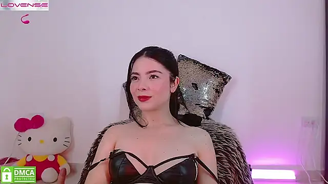 Snapshot of LauryMoons chatting on 05/10/26, 12:16 LauryMoons online show from 05/10/26, 12:16