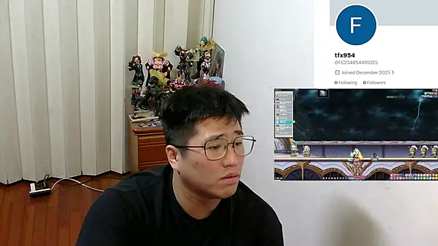 Snapshot of tfx954 chatting on 12/13/25, 07:53 tfx954 online show from 12/13/25, 07:53