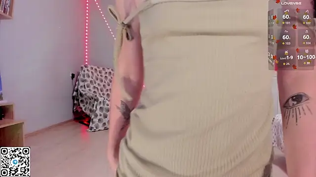 Snapshot of Beautiful__Soul chatting on 10/23/25, 12:43 Beautiful Soul online show from 10/23/25, 12:43