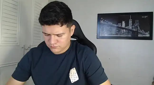 Snapshot of Plug_Control chatting on 12/10/24, 02:39 Plug Control online show from 12/10/24, 02:39