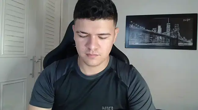 Snapshot of Plug_Control chatting on 12/14/24, 03:15 Plug Control online show from 12/14/24, 03:15