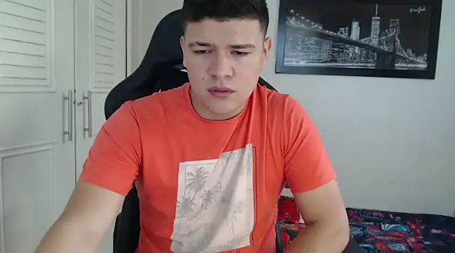 Snapshot of Plug_Control chatting on 12/15/24, 05:20 Plug Control online show from 12/15/24, 05:20