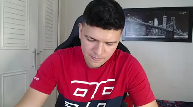 Snapshot of Plug_Control chatting on 12/22/24, 05:32 Plug Control online show from 12/22/24, 05:32