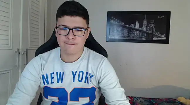 Snapshot of Plug_Control chatting on 12/26/24, 04:36 Plug Control online show from 12/26/24, 04:36