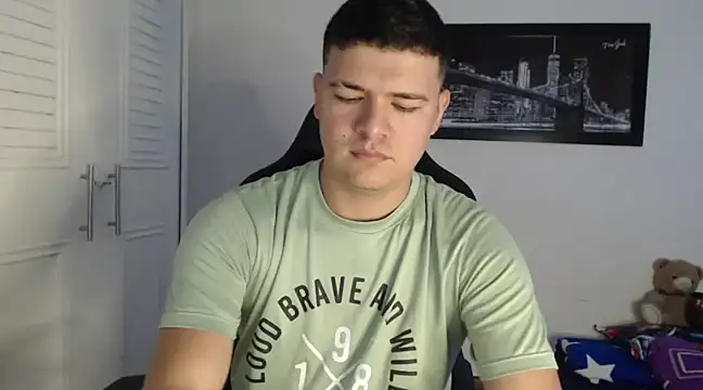 Snapshot of Plug_Control chatting on 12/31/24, 08:45 Plug Control online show from 12/31/24, 08:45