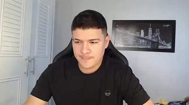 Snapshot of Plug_Control chatting on 01/03/25, 09:05 Plug Control online show from 01/03/25, 09:05