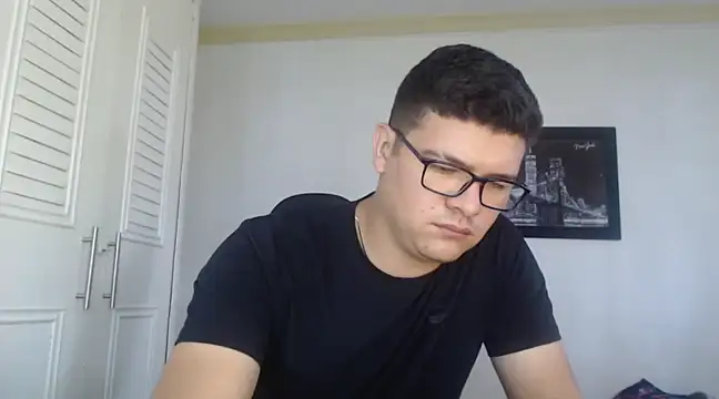 Snapshot of Plug_Control chatting on 01/31/25, 02:07 Plug Control online show from 01/31/25, 02:07