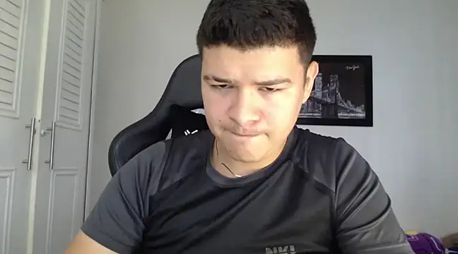 Snapshot of Plug_Control chatting on 02/12/25, 03:16 Plug Control online show from 02/12/25, 03:16