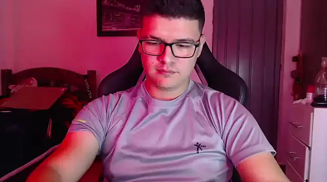 Snapshot of Plug_Control chatting on 02/19/25, 05:49 Plug Control online show from 02/19/25, 05:49