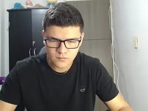 Snapshot of Plug_Control chatting on 02/28/25, 02:31 Plug Control online show from 02/28/25, 02:31