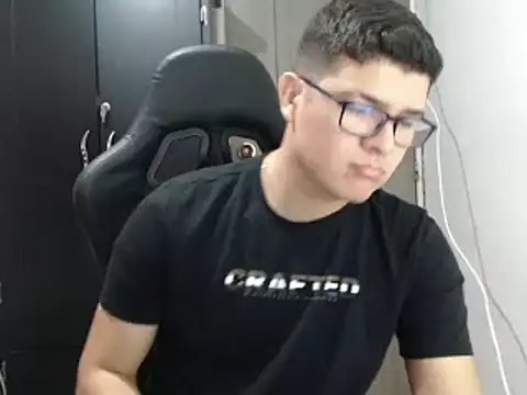 Snapshot of Plug_Control chatting on 03/12/25, 01:51 Plug Control online show from 03/12/25, 01:51