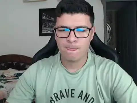 Snapshot of Plug_Control chatting on 03/17/25, 05:49 Plug Control online show from 03/17/25, 05:49