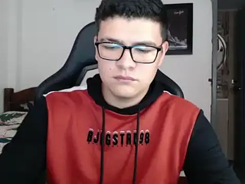 Snapshot of Plug_Control chatting on 03/17/25, 08:51 Plug Control online show from 03/17/25, 08:51