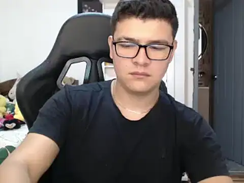 Snapshot of Plug_Control chatting on 03/18/25, 04:37 Plug Control online show from 03/18/25, 04:37