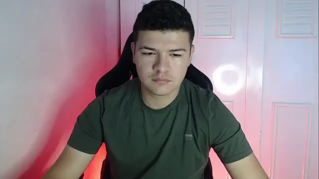 Snapshot of Plug_Control chatting on 09/10/25, 01:44 Plug Control online show from 09/10/25, 01:44