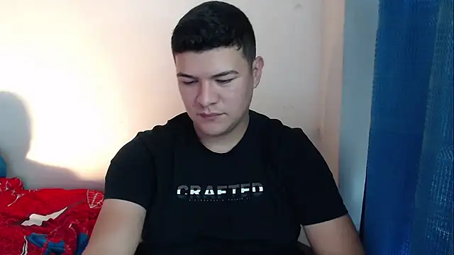 Snapshot of Plug_Control chatting on 10/19/25, 09:48 Plug Control online show from 10/19/25, 09:48