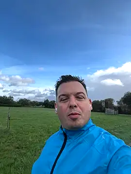 Snapshot of Jose_HotLatino chatting on 10/22/25, 09:42 Jose HotLatino online show from 10/22/25, 09:42