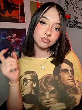 Snapshot of annbones_ch chatting on 10/12/25, 03:05 annbones ch online show from 10/12/25, 03:05