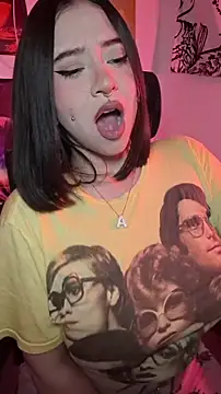 Snapshot of annbones_ch chatting on 12/23/25, 04:43 annbones ch online show from 12/23/25, 04:43