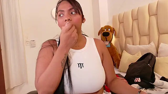 lia mariana online show from 09/22/25, 02:35