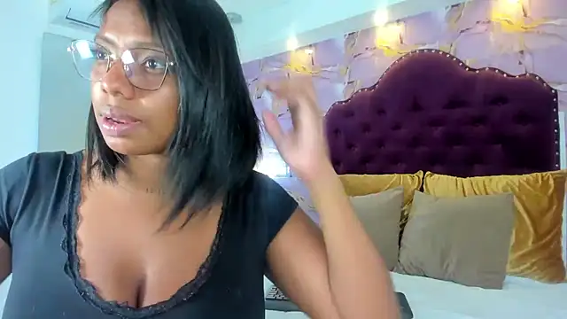 lia mariana online show from 07/11/26, 04:53