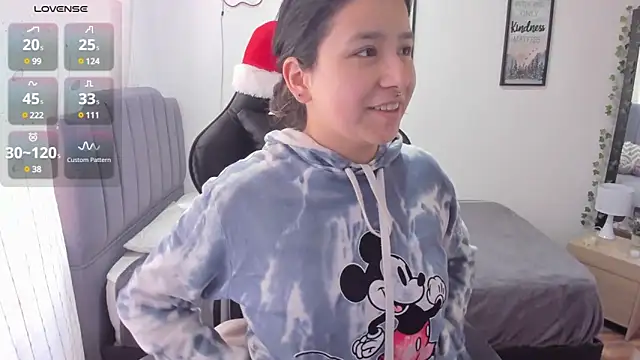Amy joones online show from 12/12/24, 01:39