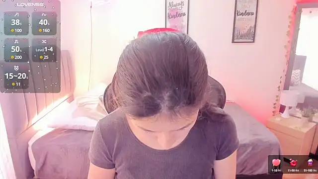Amy joones online show from 12/18/24, 01:45