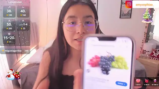 Amy joones online show from 12/19/24, 07:40