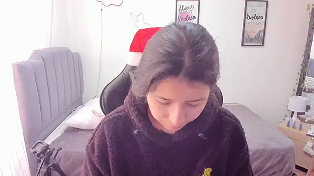Amy joones online show from 12/26/24, 03:20