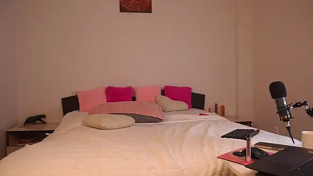 Arielgrace online show from 10/29/25, 02:14