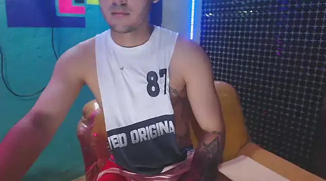 Snapshot of xxxxhotxoxo chatting on 12/15/24, 03:31 xxxxhotxoxo online show from 12/15/24, 03:31