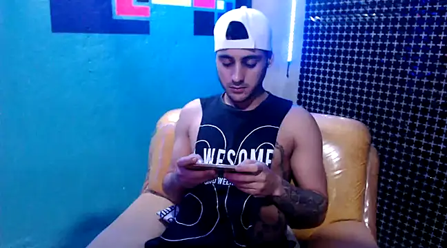 Snapshot of xxxxhotxoxo chatting on 12/17/24, 03:50 xxxxhotxoxo online show from 12/17/24, 03:50