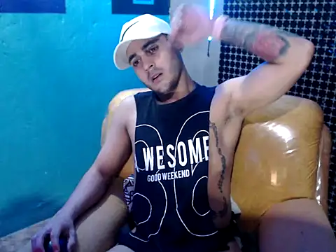 Snapshot of xxxxhotxoxo chatting on 12/17/24, 10:12 xxxxhotxoxo online show from 12/17/24, 10:12