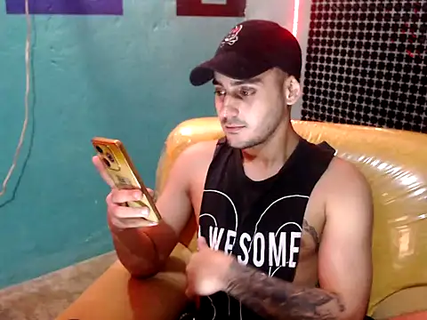 Snapshot of xxxxhotxoxo chatting on 12/20/24, 05:57 xxxxhotxoxo online show from 12/20/24, 05:57