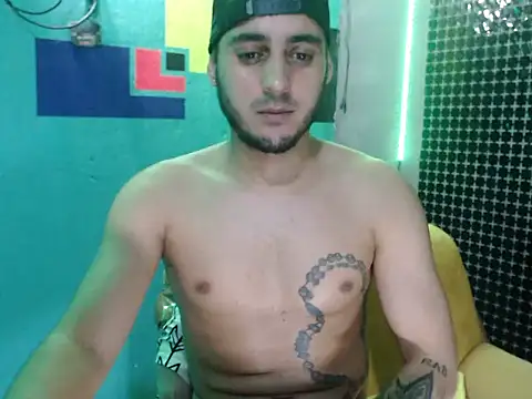 Snapshot of xxxxhotxoxo chatting on 02/11/25, 11:43 xxxxhotxoxo online show from 02/11/25, 11:43