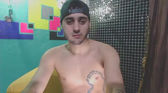 Snapshot of xxxxhotxoxo chatting on 02/14/25, 03:43 xxxxhotxoxo online show from 02/14/25, 03:43