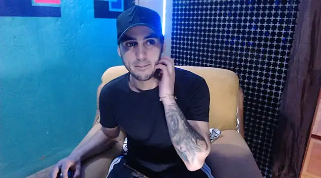 Snapshot of xxxxhotxoxo chatting on 03/11/25, 04:43 xxxxhotxoxo online show from 03/11/25, 04:43