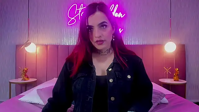 Snapshot of valeriee_millerr_ chatting on 01/07/25, 06:35 valeriee millerr  online show from 01/07/25, 06:35