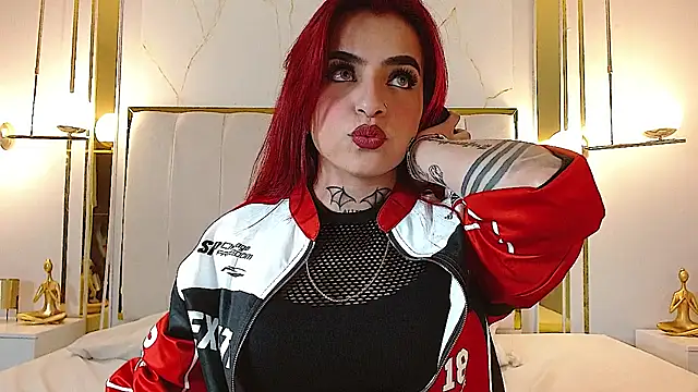 Snapshot of valeriee_millerr_ chatting on 02/12/25, 06:19 valeriee millerr  online show from 02/12/25, 06:19