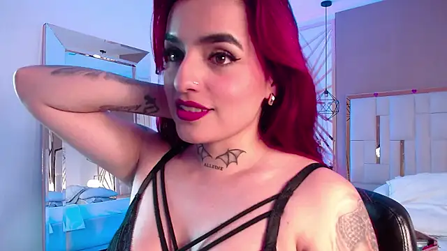 Snapshot of valeriee_millerr_ chatting on 03/04/25, 06:18 valeriee millerr  online show from 03/04/25, 06:18