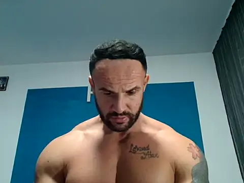 Magnificmuscles89 online show from 12/12/24, 11:03